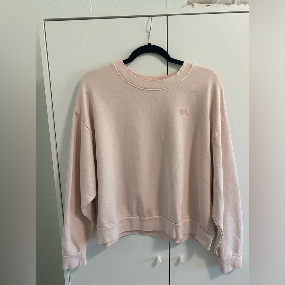 Levi’s pink crew neck sweatshirt